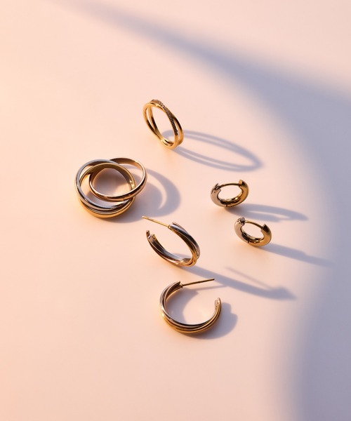 Jolie Toujours(ジョリトゥジュール)の「【汗や水に強い】〈ステンレス〉バイカラープチフープピアス(ピアス(両耳用)・レディース・シルバー×ゴールド・FREE)」の6枚目の写真