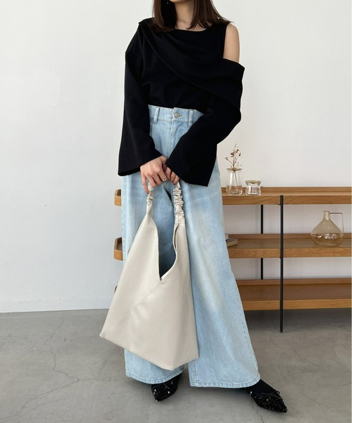 Olu.(オルドット)の「ショルダーカットワッフルトップス(Tシャツ/カットソー・レディース・ブラック/ホワイト・FREE)」の6枚目の写真