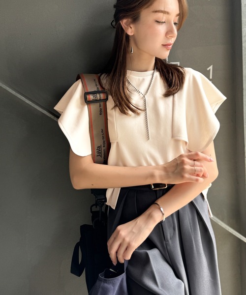classicalelf(クラシカルエルフ)の「華奢見せにトレンドをプラス。ハンカチスリーブポンチ素材カットソープルオーバー(半袖)(Tシャツ/カットソー・レディース・ブラック/その他/ベージュ/ホワイト・LARGE/MEDIUM/SMALL/X-LARGE)」の3枚目の写真