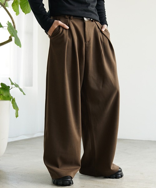 MinoriTY（マイノリティ）の「【MinoriTY】ヘビーウェイトスウェードライクダブルタックバギースラックス メンズ ワイドパンツ バギーパンツ 微起毛 春服 冬服 ルーズフィット オーバーサイズ（スラックス・メンズ・ブラック/ブラウン・M/L）」の5枚目の写真