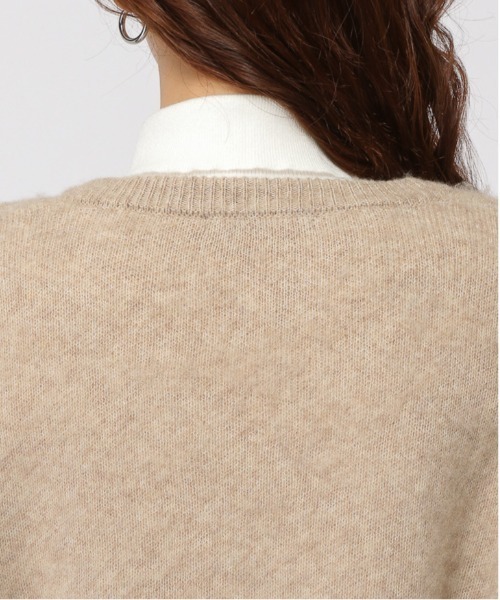 ALAND（エーランド）の「【UNISEX】ALAND／Aワッペン Vネックニット（ニット/セーター・レディース・アイボリー/ピンク/チャコール・MEDIUM/LARGE）」の16枚目の写真