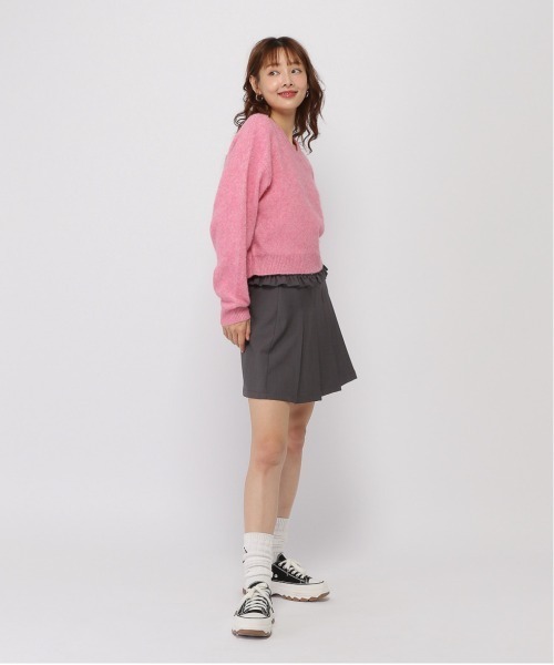 ALAND（エーランド）の「【UNISEX】ALAND／Aワッペン Vネックニット（ニット/セーター・レディース・アイボリー/ピンク/チャコール・MEDIUM/LARGE）」の4枚目の写真