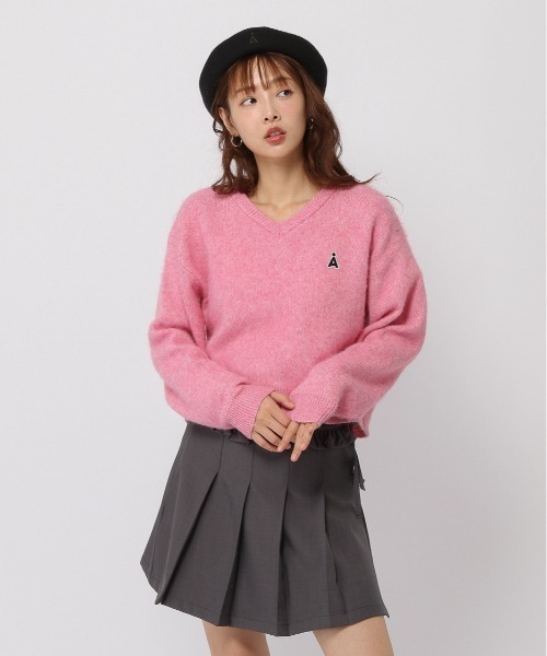 ALAND（エーランド）の「【UNISEX】ALAND／Aワッペン Vネックニット（ニット/セーター・レディース・アイボリー/ピンク/チャコール・MEDIUM/LARGE）」の6枚目の写真