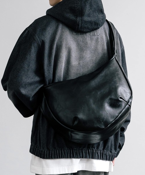 PUレザー ビッグショルダーバッグ（ショルダーバッグ）｜Rocky Monroe