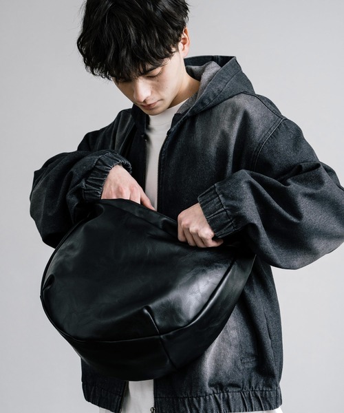 Rocky Monroe（ロッキーモンロー）の「PUレザー ビッグショルダーバッグ（ショルダーバッグ・メンズ・ブラック/ブラウン・FREE）」の19枚目の写真