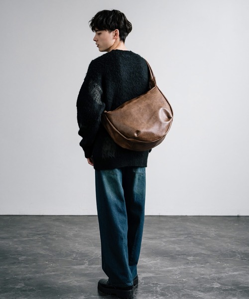 Rocky Monroe（ロッキーモンロー）の「PUレザー ビッグショルダーバッグ（ショルダーバッグ・メンズ・ブラック/ブラウン・FREE）」の14枚目の写真