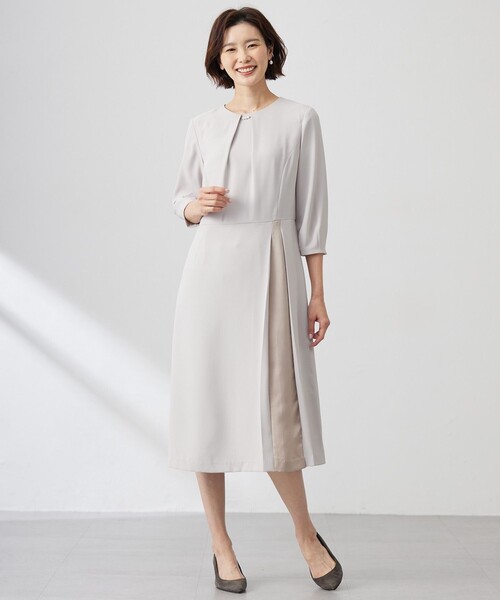 J.PRESS（ジェイプレス）の「【洗える】ストレッチバックサテンジョーゼット Aライン ワンピース（ワンピース・レディース・ブラック系/ベージュ系・T13/T15）」の4枚目の写真