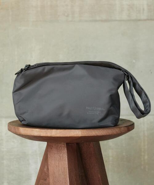 YAKPAK（ヤックパック）の「『撥水』『別注』YAKPAK×DOORS　SHOULDER BAG S（ショルダーバッグ・メンズ・ネイビー/チャコールグレー/ブラック/ベージュ・-）」の17枚目の写真