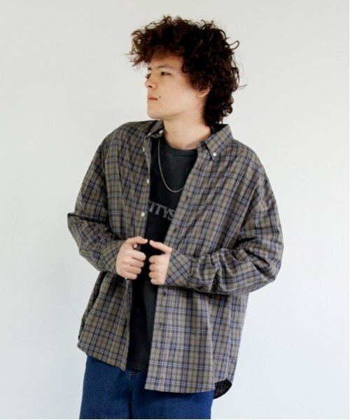 GLAZOS（グラソス）の「【大人向けサイズあり】アソート・ボタンダウン長袖シャツ（シャツ/ブラウス・キッズ・グレー/ブルー/ライトグレー/ブラック・M/S/LL/L）」の3枚目の写真