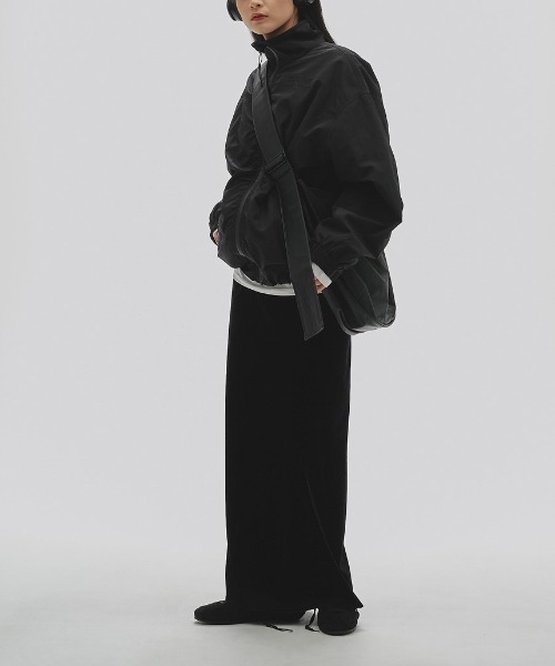 TODAYFUL(トゥデイフル)の「TODAYFUL Pencil Velour Skirt ペンシルベロアスカート/12520805(スカート・レディース・ブラック・38/36)」の2枚目の写真