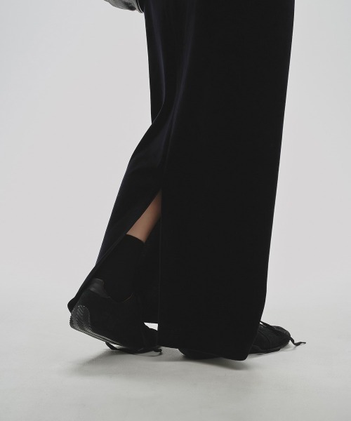 TODAYFUL(トゥデイフル)の「TODAYFUL Pencil Velour Skirt ペンシルベロアスカート/12520805(スカート・レディース・ブラック・38/36)」の4枚目の写真