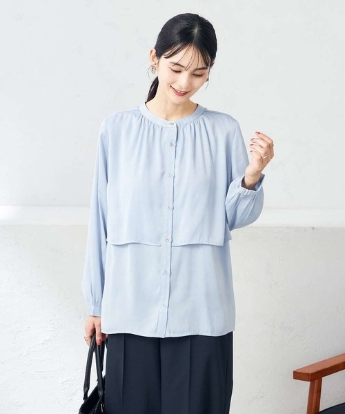 a.v.v（アーヴェヴェ）の「【前後2WAY】レイヤード風サテンブラウス（シャツ/ブラウス・レディース・ダークインディゴブルー/アイボリー/チャコールグレー・36/34/38/40/42）」の6枚目の写真