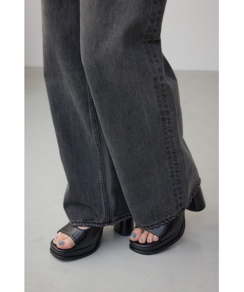 AZUL by moussy（アズールバイマウジー）の「スクエアカットプラットフォームサンダル（サンダル・レディース・シルバー/ブラック・SMALL/MEDIUM/LARGE/LL）」の22枚目の写真