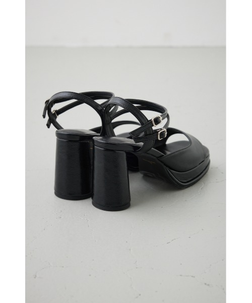 AZUL by moussy（アズールバイマウジー）の「スクエアカットプラットフォームサンダル（サンダル・レディース・シルバー/ブラック・SMALL/MEDIUM/LARGE/LL）」の5枚目の写真