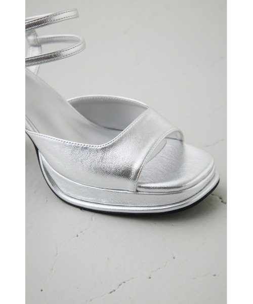 AZUL by moussy（アズールバイマウジー）の「スクエアカットプラットフォームサンダル（サンダル・レディース・シルバー/ブラック・SMALL/MEDIUM/LARGE/LL）」の19枚目の写真