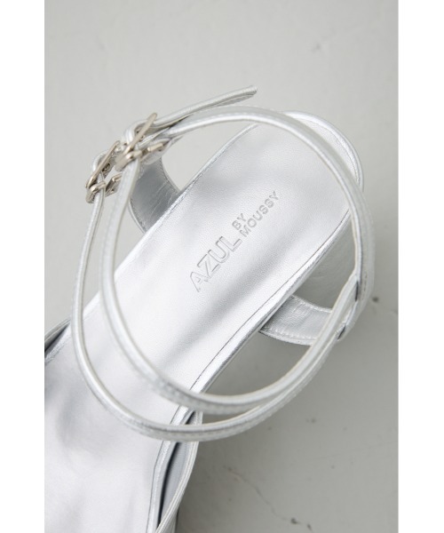 AZUL by moussy（アズールバイマウジー）の「スクエアカットプラットフォームサンダル（サンダル・レディース・シルバー/ブラック・SMALL/MEDIUM/LARGE/LL）」の21枚目の写真