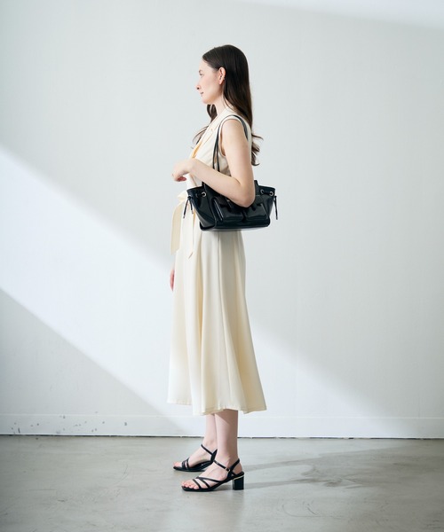 MISCH MASCH（ミッシュマッシュ）の「新色追加 ZOZO限定 テーラードカラーフレアワンピース（ワンピース・レディース・ネイビー/アイボリー/ブラウン・ﾌﾘ-）」の21枚目の写真