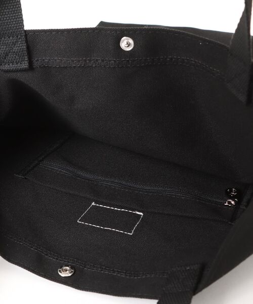 PAUL & JOE ACCESSOIRES(ポールアンドジョーアクセソワ)の「ポール & ジョー アクセソワ キャンバストートバッグ <キャッツ・カメオ>(トートバッグ・レディース・ブラック/アイボリー・FREE)」の5枚目の写真