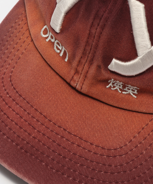 OPEN Yy（オープンワイワイ）の「【Geek Office / ギークオフィス】OPEN YY Woven YY GRADIENT BALL CAP（キャップ・レディース・ベージュ/レッド/グレー・FREE）」の8枚目の写真
