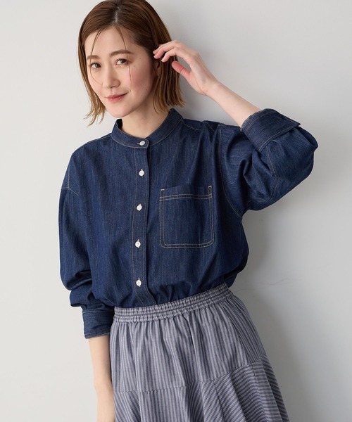 Petit Honfleur(プチオンフルール)の「バンドカラーデニムシャツ【追加生産】(シャツ/ブラウス・レディース・ブルー/ネイビー・9号/11号/13号)」の4枚目の写真