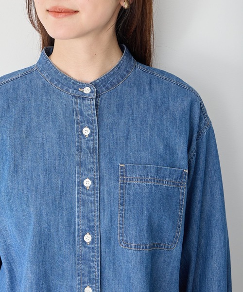 Petit Honfleur(プチオンフルール)の「バンドカラーデニムシャツ【追加生産】(シャツ/ブラウス・レディース・ブルー/ネイビー・9号/11号/13号)」の10枚目の写真