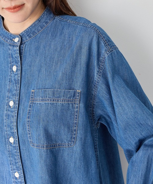 Petit Honfleur(プチオンフルール)の「バンドカラーデニムシャツ【追加生産】(シャツ/ブラウス・レディース・ブルー/ネイビー・9号/11号/13号)」の11枚目の写真