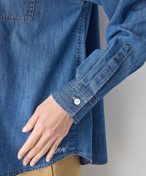 Petit Honfleur(プチオンフルール)の「バンドカラーデニムシャツ【追加生産】(シャツ/ブラウス・レディース・ブルー/ネイビー・9号/11号/13号)」の12枚目の写真