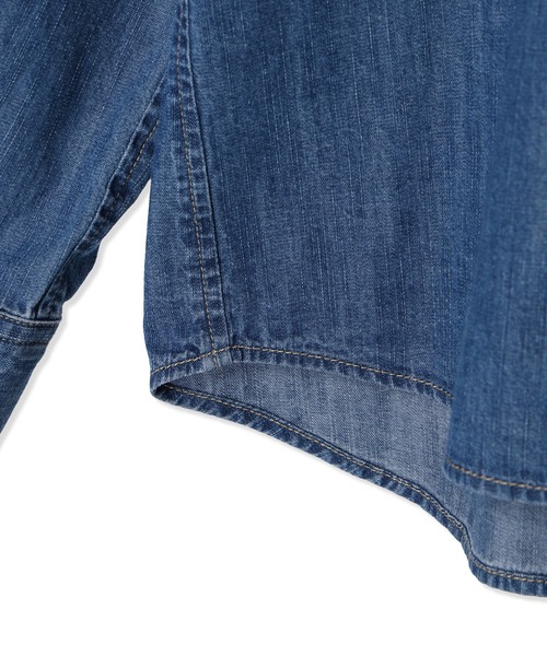 Petit Honfleur(プチオンフルール)の「バンドカラーデニムシャツ【追加生産】(シャツ/ブラウス・レディース・ブルー/ネイビー・9号/11号/13号)」の20枚目の写真