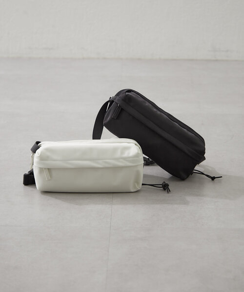 earthy（アーシー）の「クロスボディーバッグ（ショルダーバッグ・レディース・ブラック/オフホワイト・FREE）」の2枚目の写真