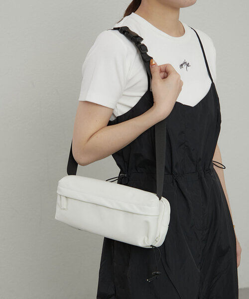 earthy（アーシー）の「クロスボディーバッグ（ショルダーバッグ・レディース・ブラック/オフホワイト・FREE）」の9枚目の写真