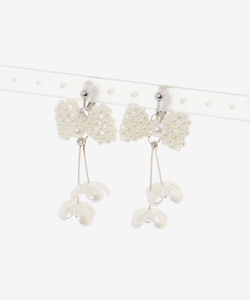 MAJESTIC LEGON（マジェスティックレゴン）の「ガーリーモチーフイヤリング（イヤリング・レディース・アイボリー/レッド・FREE）」の7枚目の写真