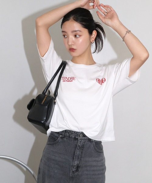 Freesia by andme（フリージアバイアンドミー）の「ロゴ刺繍ショート丈半袖Tシャツ（Tシャツ/カットソー・レディース・スミクロ/オフホワイト/ピンク・M）」の19枚目の写真