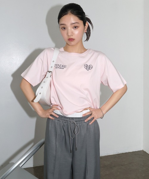 Freesia by andme（フリージアバイアンドミー）の「ロゴ刺繍ショート丈半袖Tシャツ（Tシャツ/カットソー・レディース・スミクロ/オフホワイト/ピンク・M）」の14枚目の写真