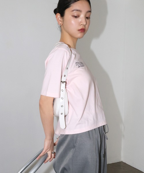 Freesia by andme（フリージアバイアンドミー）の「ロゴ刺繍ショート丈半袖Tシャツ（Tシャツ/カットソー・レディース・スミクロ/オフホワイト/ピンク・M）」の17枚目の写真