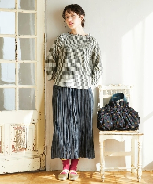Jocomomola(ホコモモラ)の「Balanceo ランダムプリーツスカート(スカート・レディース・ブルー/チャコールグレー/イエロー・40)」の15枚目の写真