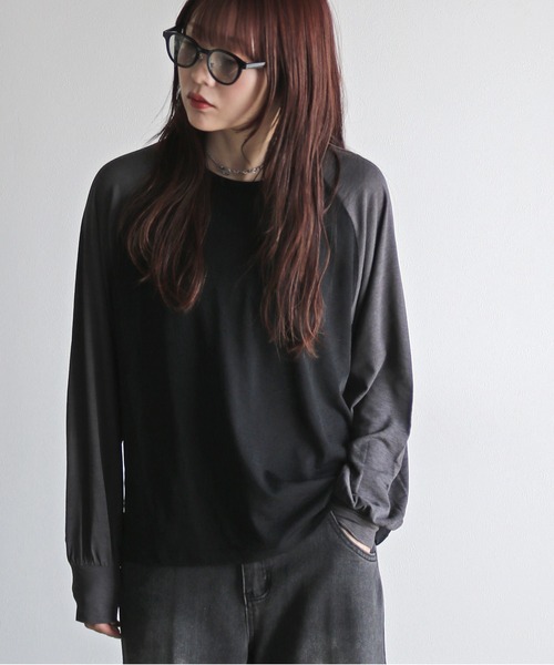 COURO(コウロ)の「ラグラン梨地シアートップス(Tシャツ/カットソー・レディース・オフホワイト/ブラック/ライトグレー・M)」の7枚目の写真