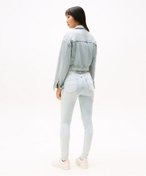 tommy jeans(トミー ジーンズ)の「シルビアスキニージーンズ(デニムパンツ・レディース・インディゴブルー・25inch/26inch/27inch)」の4枚目の写真