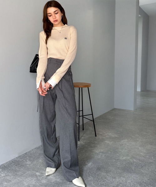 mily bilet(ミウィビレット)の「【mily bilet】1枚で完成♪重ね着風デザイン◎カシミヤタッチ袖カフスレイヤード刺繍ニット(ニット/セーター・レディース・レッド/アイボリー/ブラック/グレー・MEDIUM/LARGE/X-LARGE/SMALL)」の9枚目の写真
