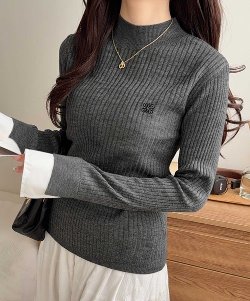 mily bilet(ミウィビレット)の「【mily bilet】1枚で完成♪重ね着風デザイン◎カシミヤタッチ袖カフスレイヤード刺繍ニット(ニット/セーター・レディース・レッド/アイボリー/ブラック/グレー・MEDIUM/LARGE/X-LARGE/SMALL)」の22枚目の写真