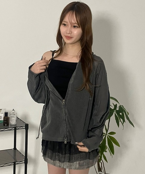 ARULE(アルール)の「A'GEM/9 × .kom 『ARULE/アルール』 袖ラインメッシュパーカー(パーカー・レディース・チャコールグレー/ベージュ・FREE)」の8枚目の写真