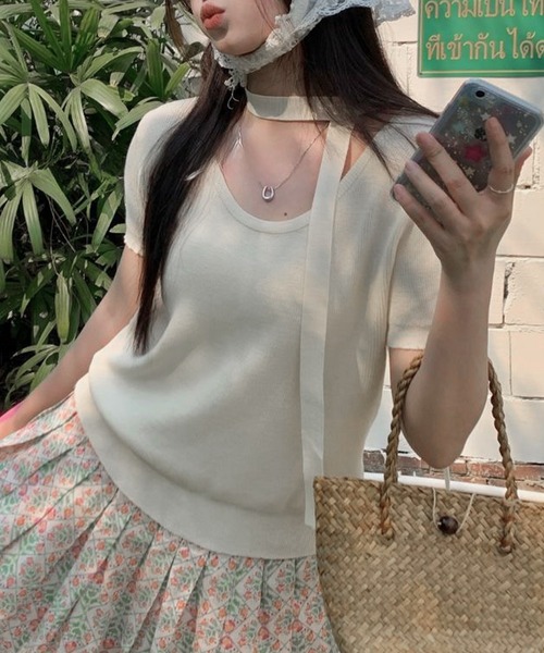 Lace Ladies(レースレディース)の「チョーカー付き ラウンドネック 半袖 ニット プルオーバー(ニット/セーター・レディース・ベージュ/ブラック/アイボリー/グレー・FREE)」の2枚目の写真