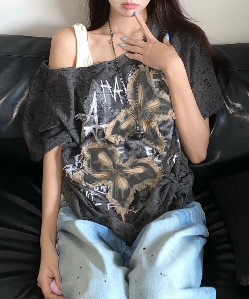 REMUR(レミュール)の「ワンショルダーバタフライ半袖Tシャツ(Tシャツ/カットソー・レディース・ベージュ/チャコールグレー/アイボリー・FREE)」の3枚目の写真