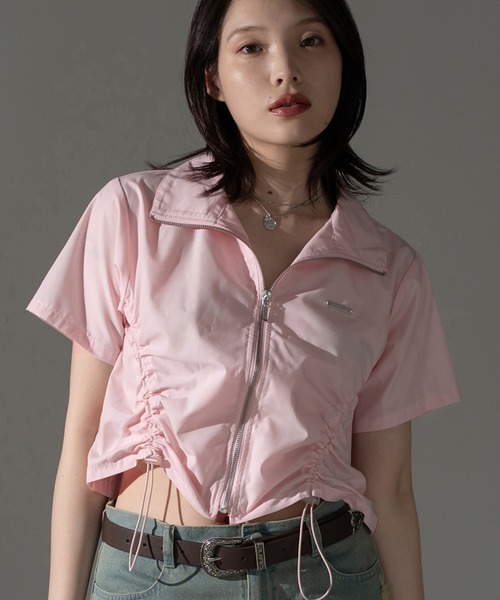 apres jour mignon(アプレジュールミニョン)の「シャーリングジップシャツ【ZOZOTOWN限定アイテム】(シャツ/ブラウス・レディース・ピンク/オフホワイト/チャコールグレー/ブルー・フリー/X-LARGE)」の4枚目の写真