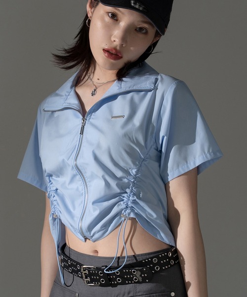 apres jour mignon(アプレジュールミニョン)の「シャーリングジップシャツ【ZOZOTOWN限定アイテム】(シャツ/ブラウス・レディース・ピンク/オフホワイト/チャコールグレー/ブルー・フリー/X-LARGE)」の3枚目の写真
