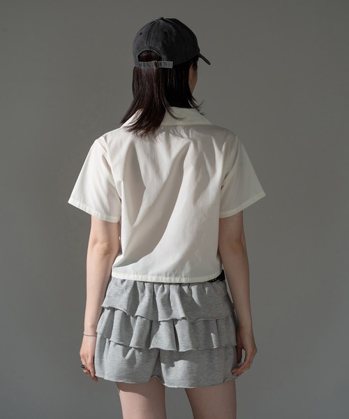 apres jour mignon(アプレジュールミニョン)の「シャーリングジップシャツ【ZOZOTOWN限定アイテム】(シャツ/ブラウス・レディース・ピンク/オフホワイト/チャコールグレー/ブルー・フリー/X-LARGE)」の7枚目の写真