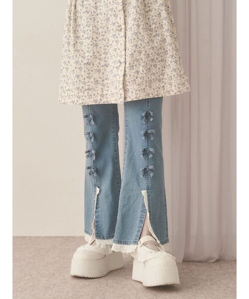 merry jenny（メリージェニー）の「ribbonスリムフレアデニム