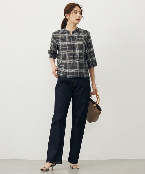 J.PRESS(ジェイプレス)の「【WEB限定カラーあり・洗える】SOFT SHEER チェック キーネック ブラウス(シャツ/ブラウス・レディース・ブラウン系3/ネイビー系3/グレー系3・T15/T13)」の7枚目の写真