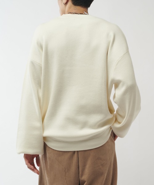 Lui's（ルイス）の「ウォッシャブルモダンBASICクルーネックニット（ニット/セーター・メンズ・ブラック/チャコールグレー/ブラウン/ホワイト・M/S）」の5枚目の写真