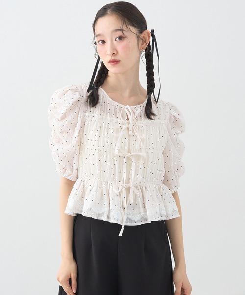 earth music&ecology（アースミュージックアンドエコロジー）の「【前後2WAY】レースティアードシャーリングブラウス（シャツ/ブラウス・レディース・ブラック/ブラウン/ドット/オフホワイト・FREE）」の5枚目の写真