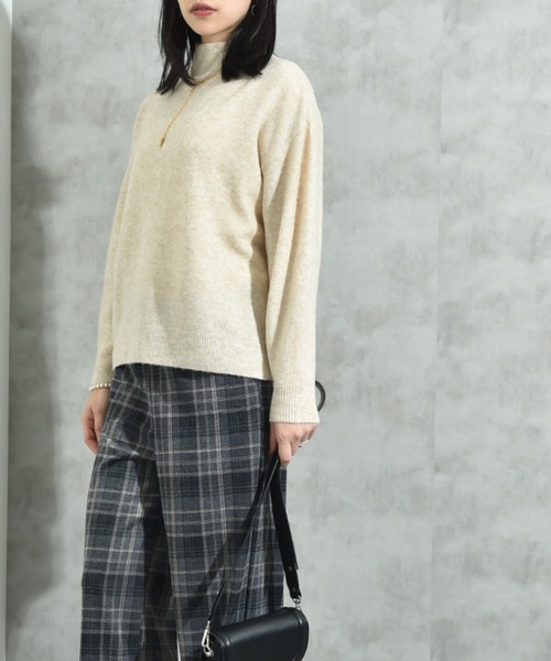 INTERPLANET(インタープラネット)の「7Gキャメル混ハイネックプルオーバー(ニット/セーター・レディース・マスタード/キャメル/ベージュ・MEDIUM/LARGE)」の5枚目の写真